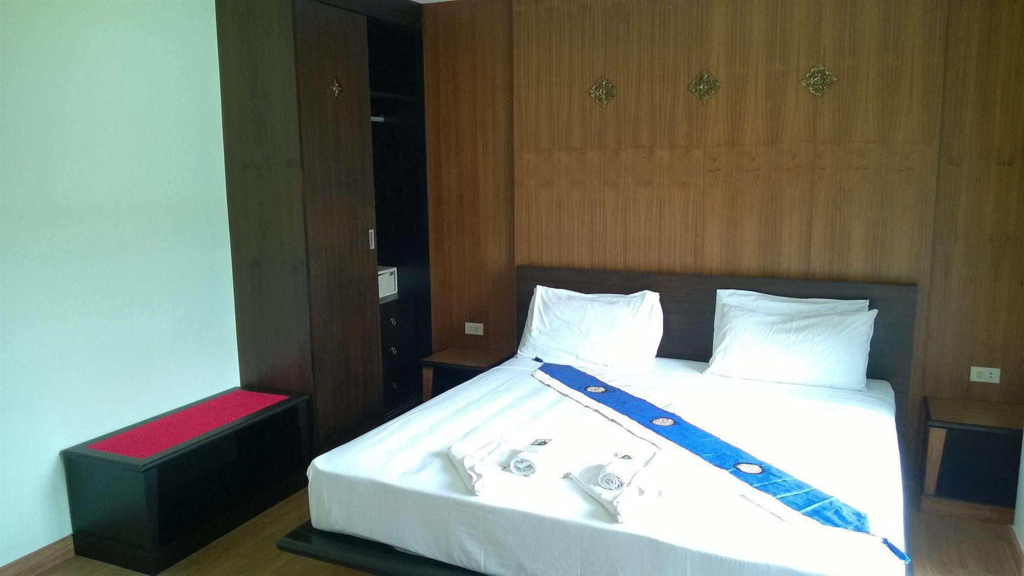 Sole Khách sạn 3*